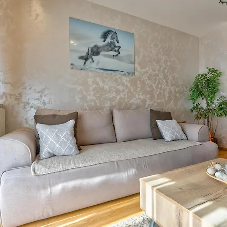 Hill Style * زلاتيبور